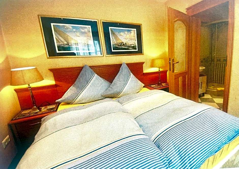 Yacht- , und Reisemobilhafen "Historisches Fährhaus" Wendenschloss