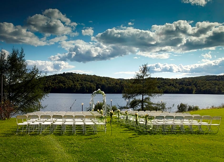 Le Manoir Du Lac Delage