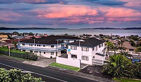 Snells Beach Motel