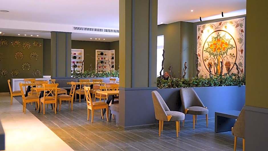 Aitch Boutique Hotel - an LIH Hotel