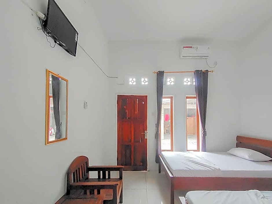 RedDoorz near Pamugaran Beach Pangandaran