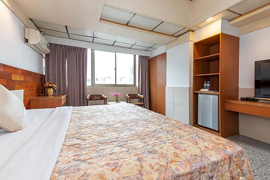 Yi Pin Business Hotel