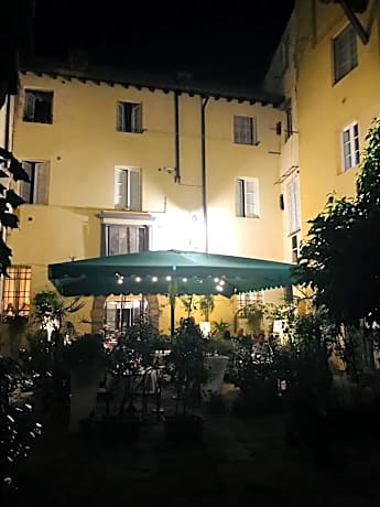 Al Cardinale Rooms & Studios