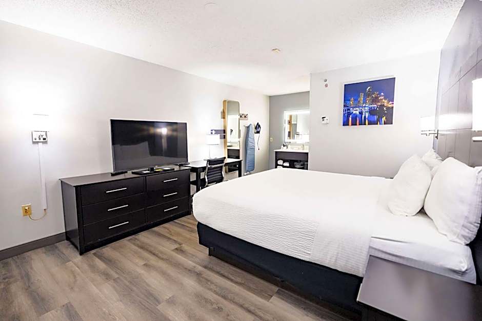 La Quinta Inn & Suites by Wyndham Tampa-Near Busch Gardens