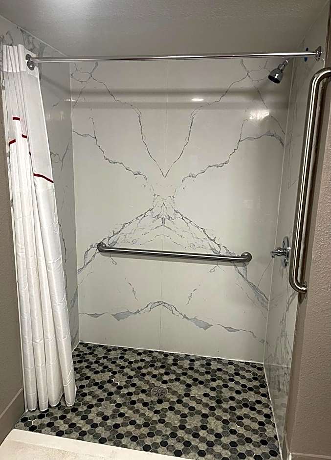 Red Roof Inn & Suites Brunswick I-95