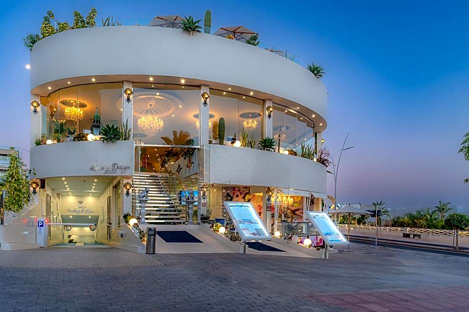 Lani's Suites de Luxe - Adults Only