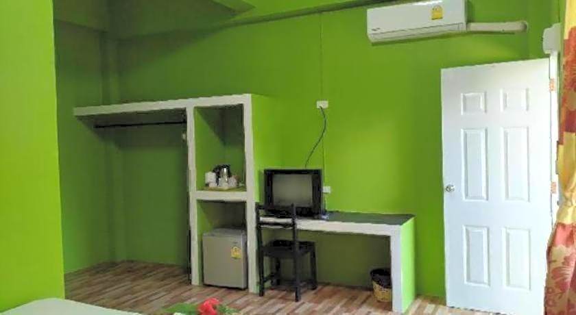 Khaolak C-nior Bungalows