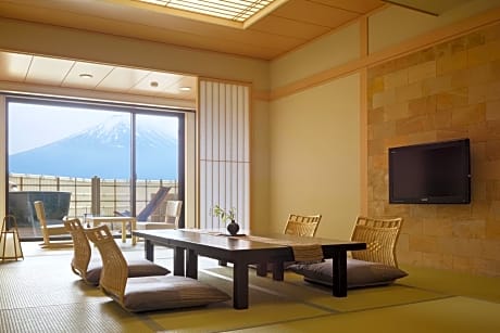Japanese-Style Room with Open-Air Bath and Mt.Fuji View
