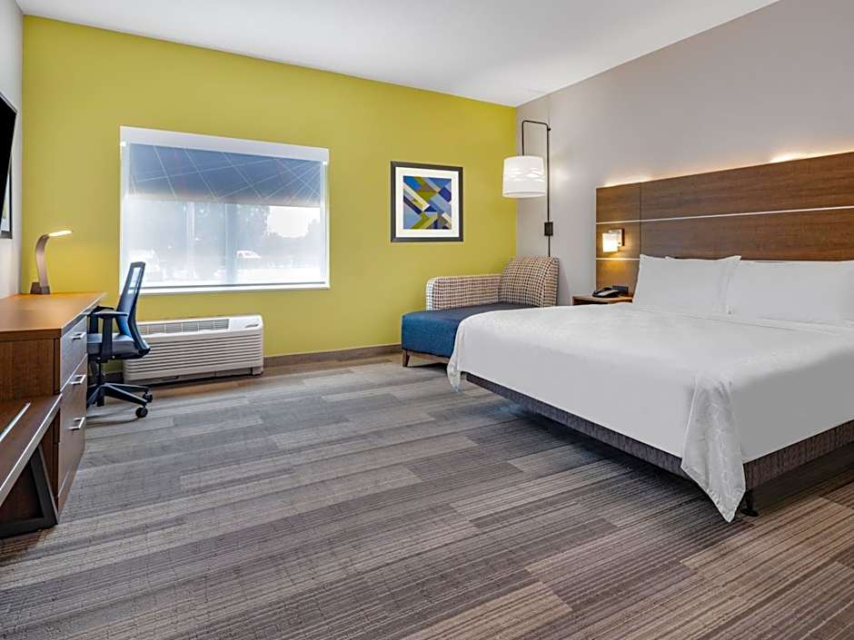 Holiday Inn Express And Suites Ruskin By IHG