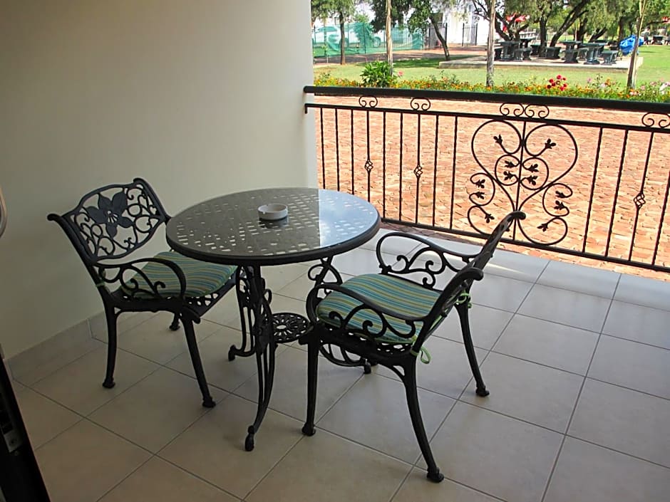 Casa Bianca Guest Lodge