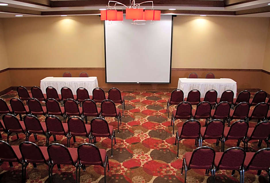 Hilton Garden Inn Milwaukee Airport