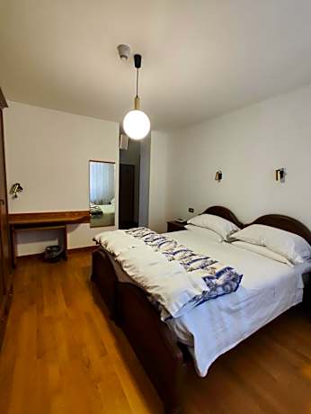 Deluxe Double or Twin Room with City View