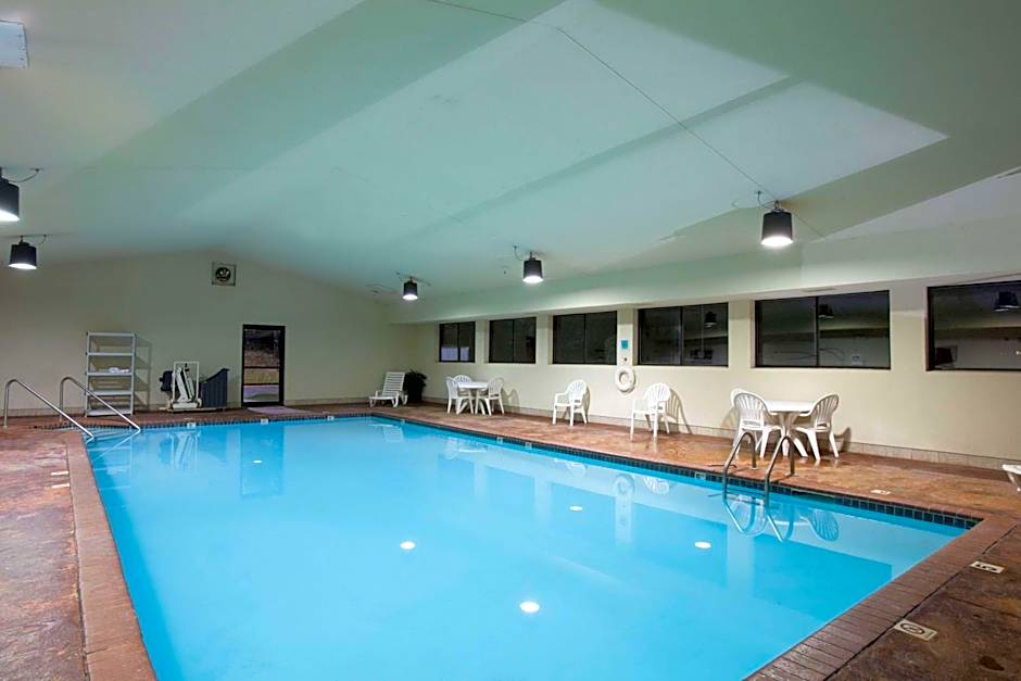 Hawthorn Suites by Wyndham Midwest City Tinker AFB