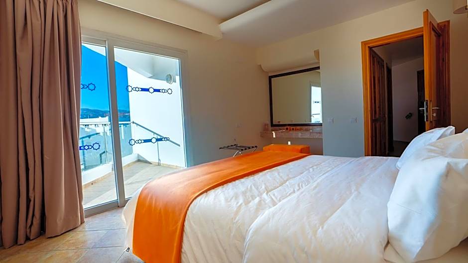 Intouriste Hôtel & Suites