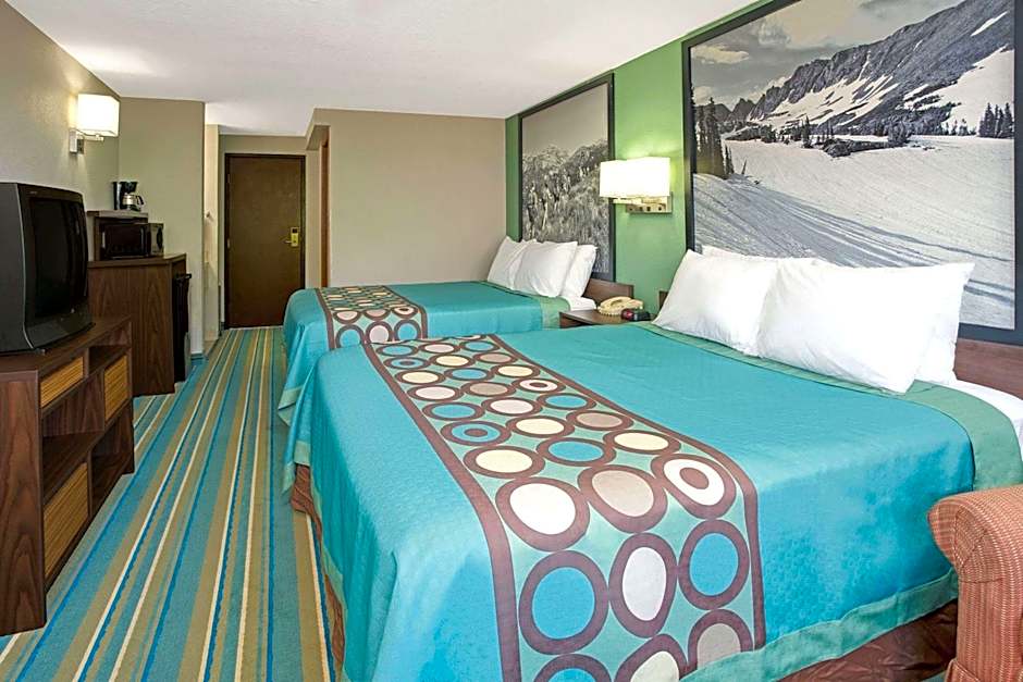 Super 8 by Wyndham Denver Stapleton