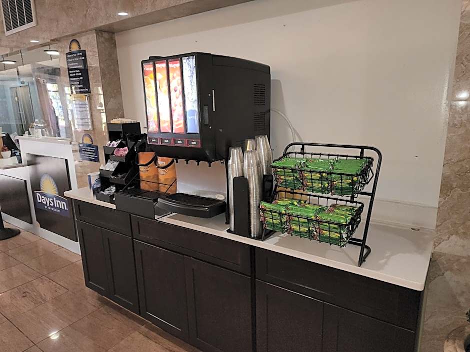 Days Inn by Wyndham St. Petersburg / Tampa Bay Area