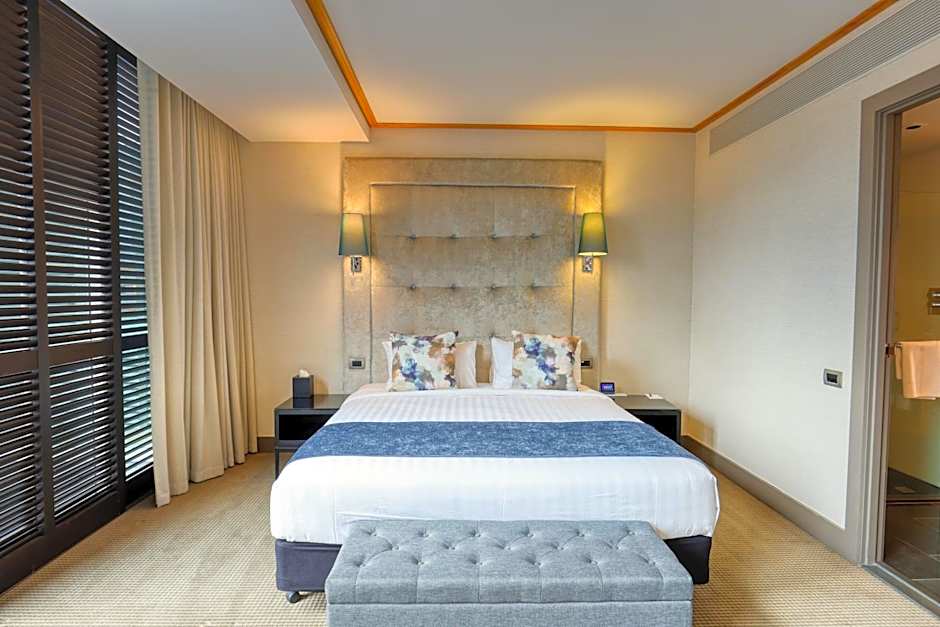 Marsden Viaduct Hotel