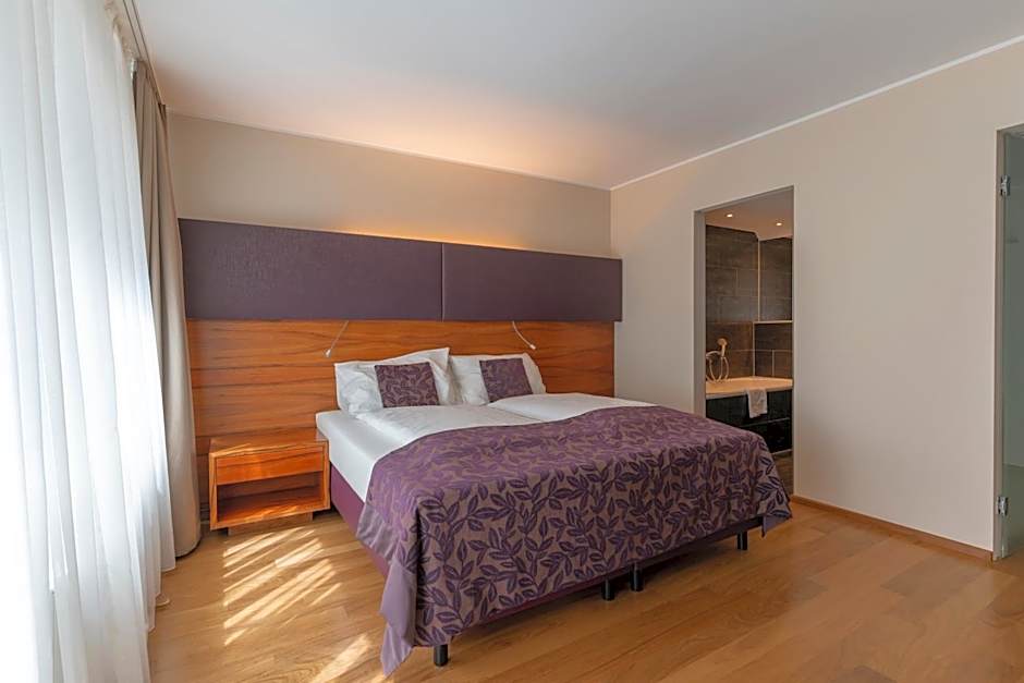 Pakat Suites Hotel