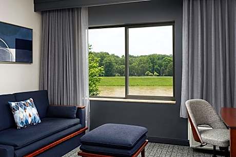 Studio, 1 King Bed with Sofa bed, River View (1 King Bed and 1 Double Sofa Bed)