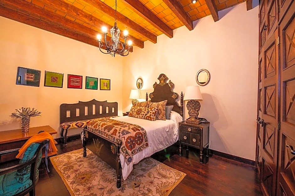 Exclusive Luxury Guest Center House