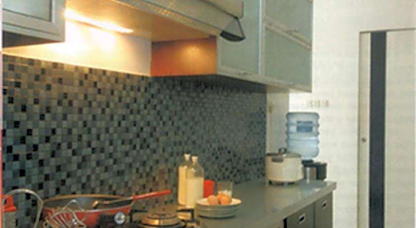 Flat06. Minimalist Residence