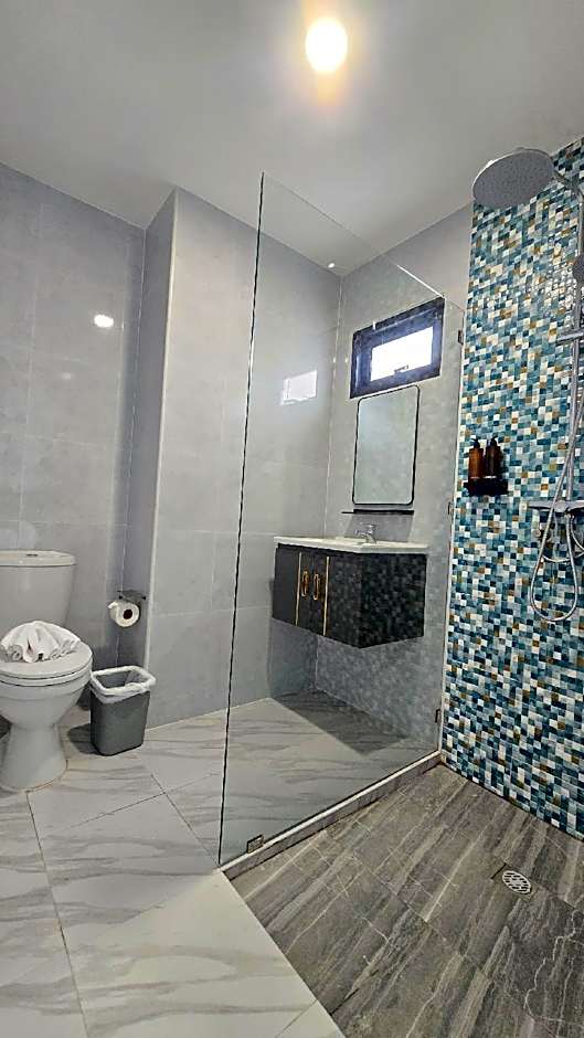 Smile Boutique at Saiyuan