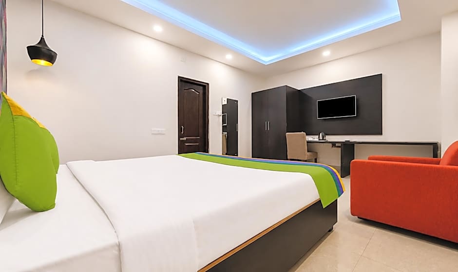 Goroomgo Effective Bollywood Hotels Bhubaneswar
