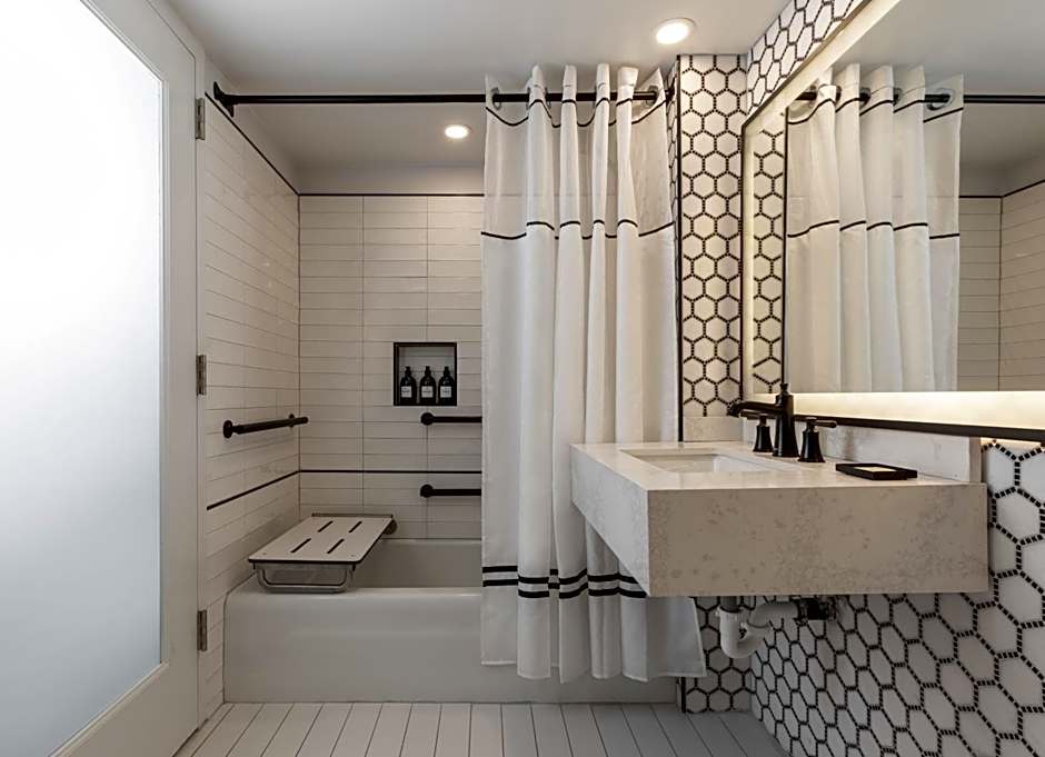 Mills House Charleston, Curio Collection by Hilton