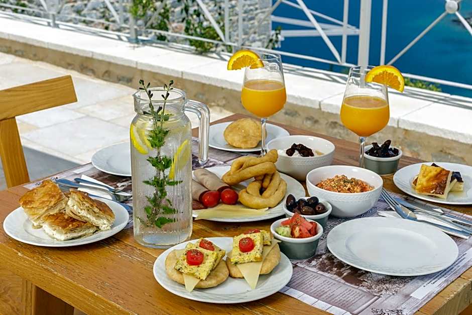 Trapela Limeni Luxury Suites