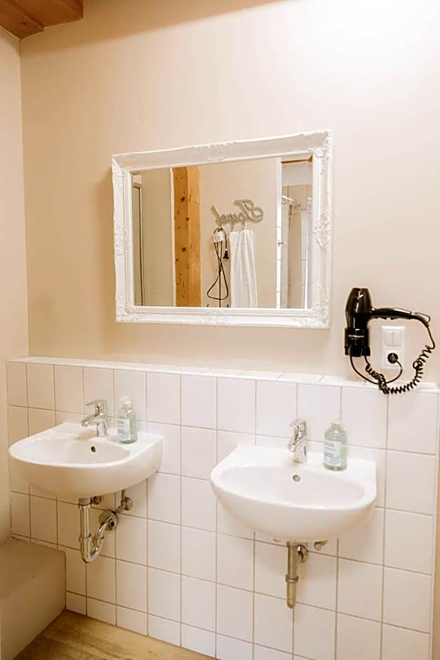 mybrand boardinghouse Volksdorf Self Check-in -free parking