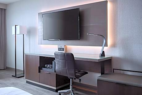 Room, 1 King Bed, Corner