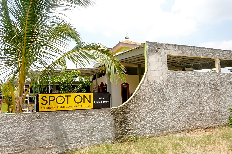 OYO 1773 Ilyasa Family