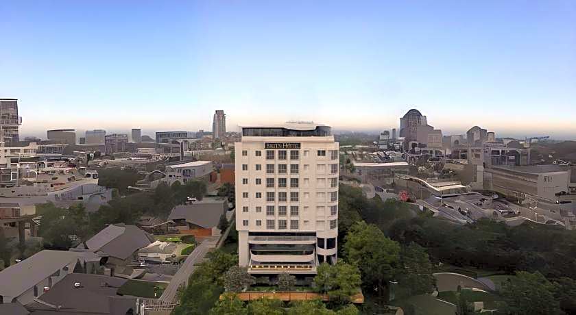 Brits Hotel Puri Indah