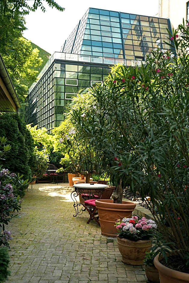 THE GATE GARDEN Hotel