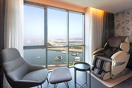 Brown-Dot Hotel Shinho