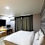 White Tourist Hotel
