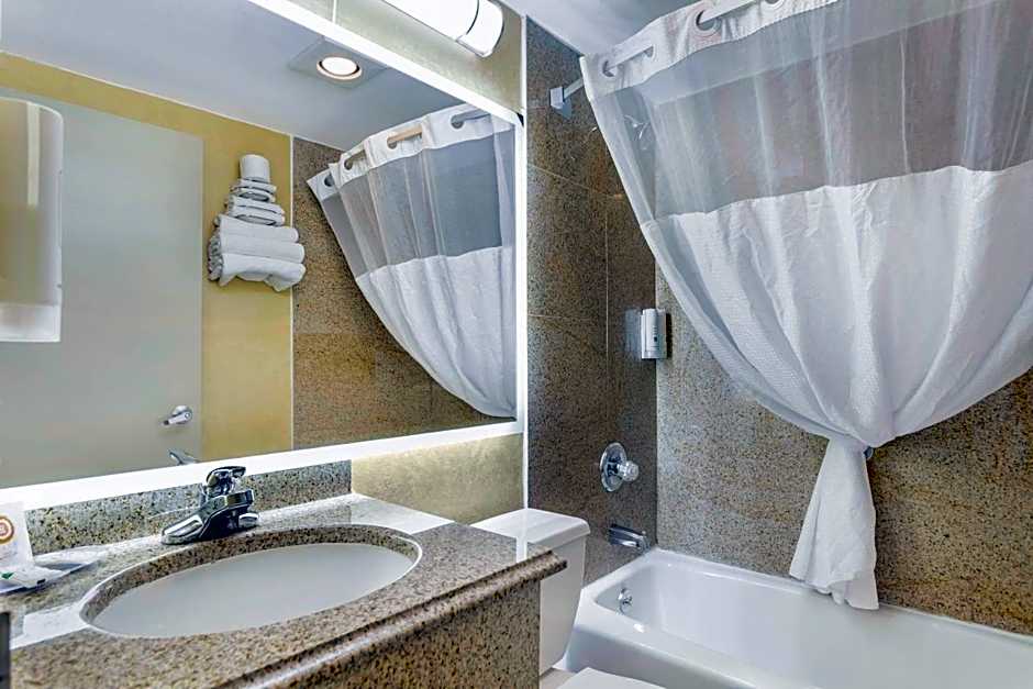 Quality Inn JFK Airport Rockaway Blvd