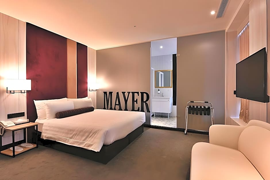 Mayer Inn