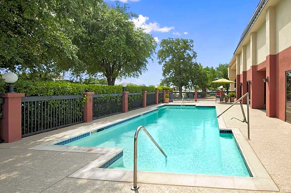 Baymont by Wyndham Lewisville