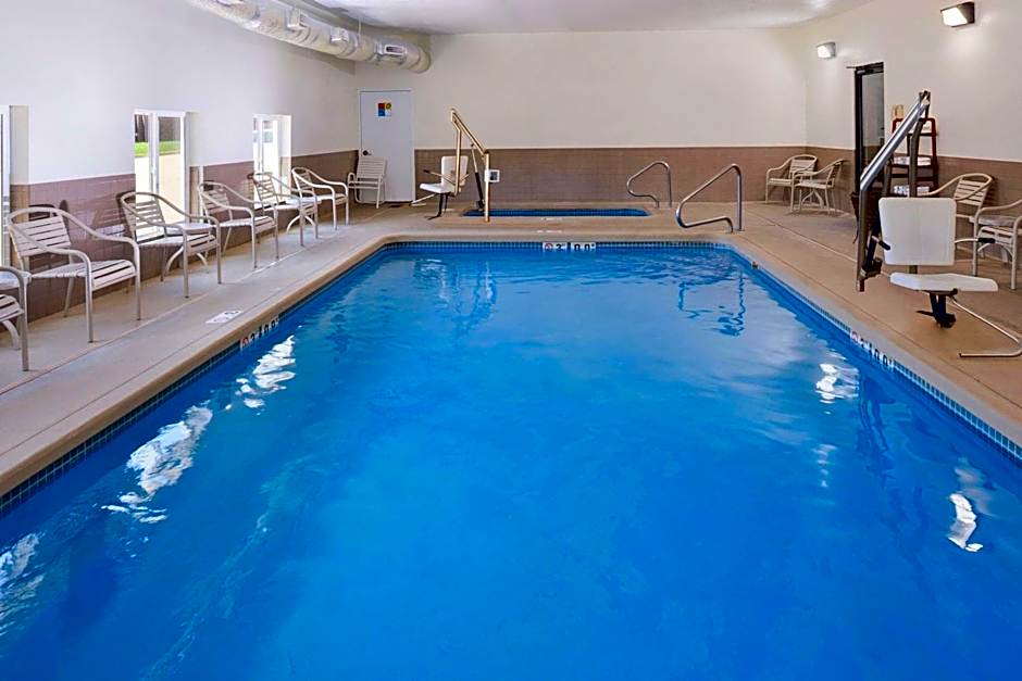 Holiday Inn Express & Suites Joplin Southeast by IHG