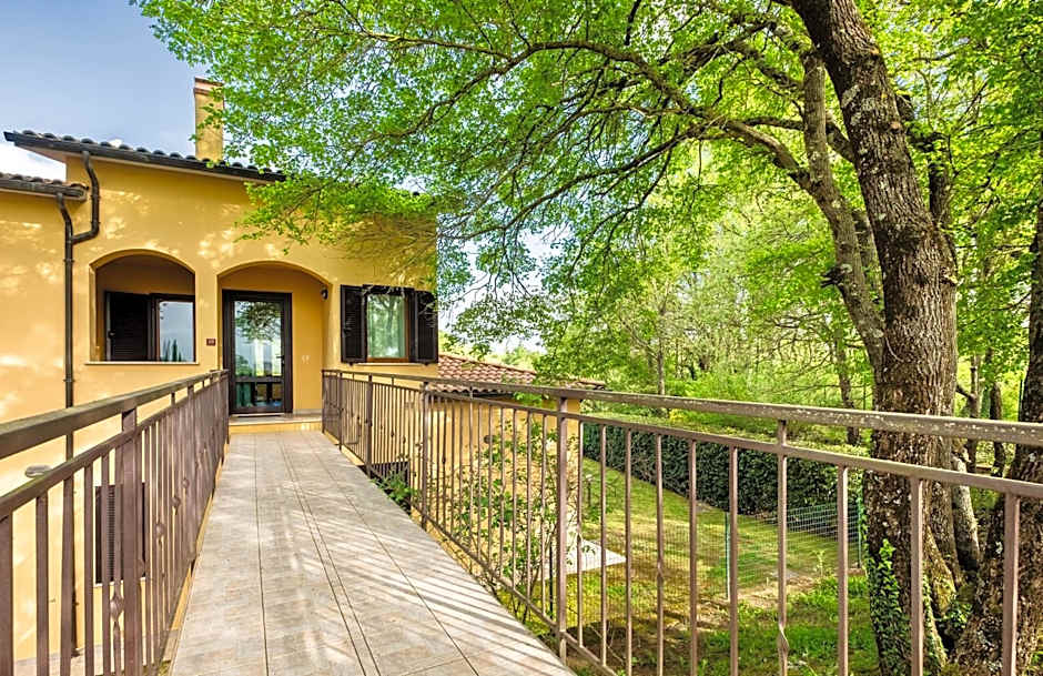 Residence with swimming-pool and thermal pools in Sorano