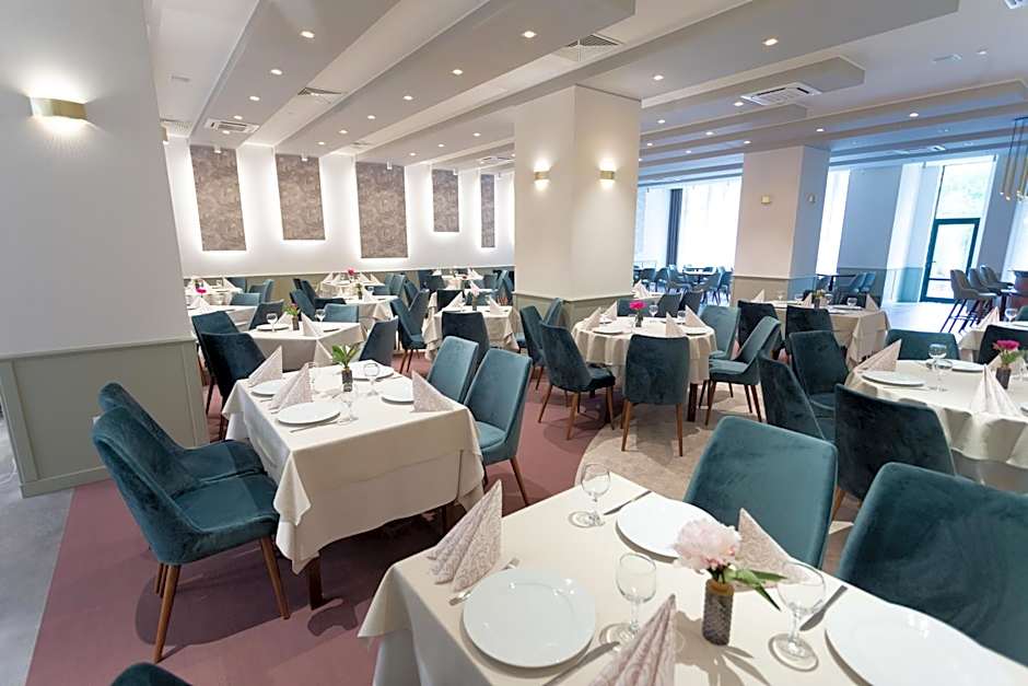 Hotel Fenyõ Conference & Spa