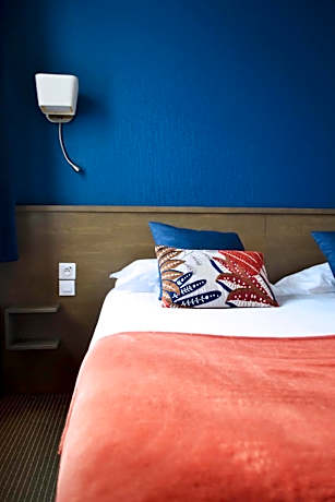 Brit Hotel Le Surcouf