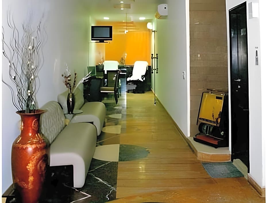 Revels Plum Hotel – Delhi, NY