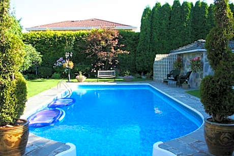 The Stone Hedge Bed and Breakfast