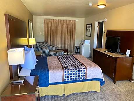 Queen Room - Non-Smoking