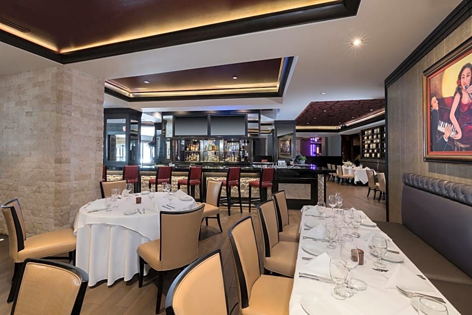 Wyndham Grand Fallsview Hotel