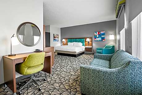 1 KING BED 1 BEDROOM SUITE W/SOFABED NONSMOK