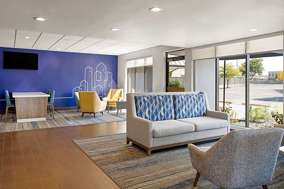 Holiday Inn Express Denver Central - North