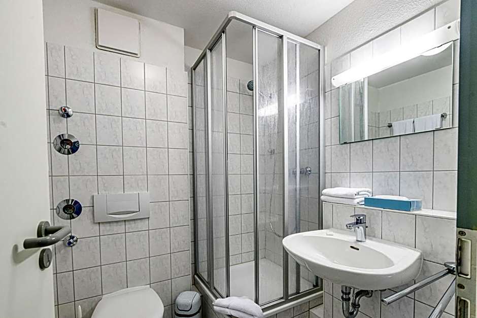 Hotel Rostock West im "Kritzmow Park"